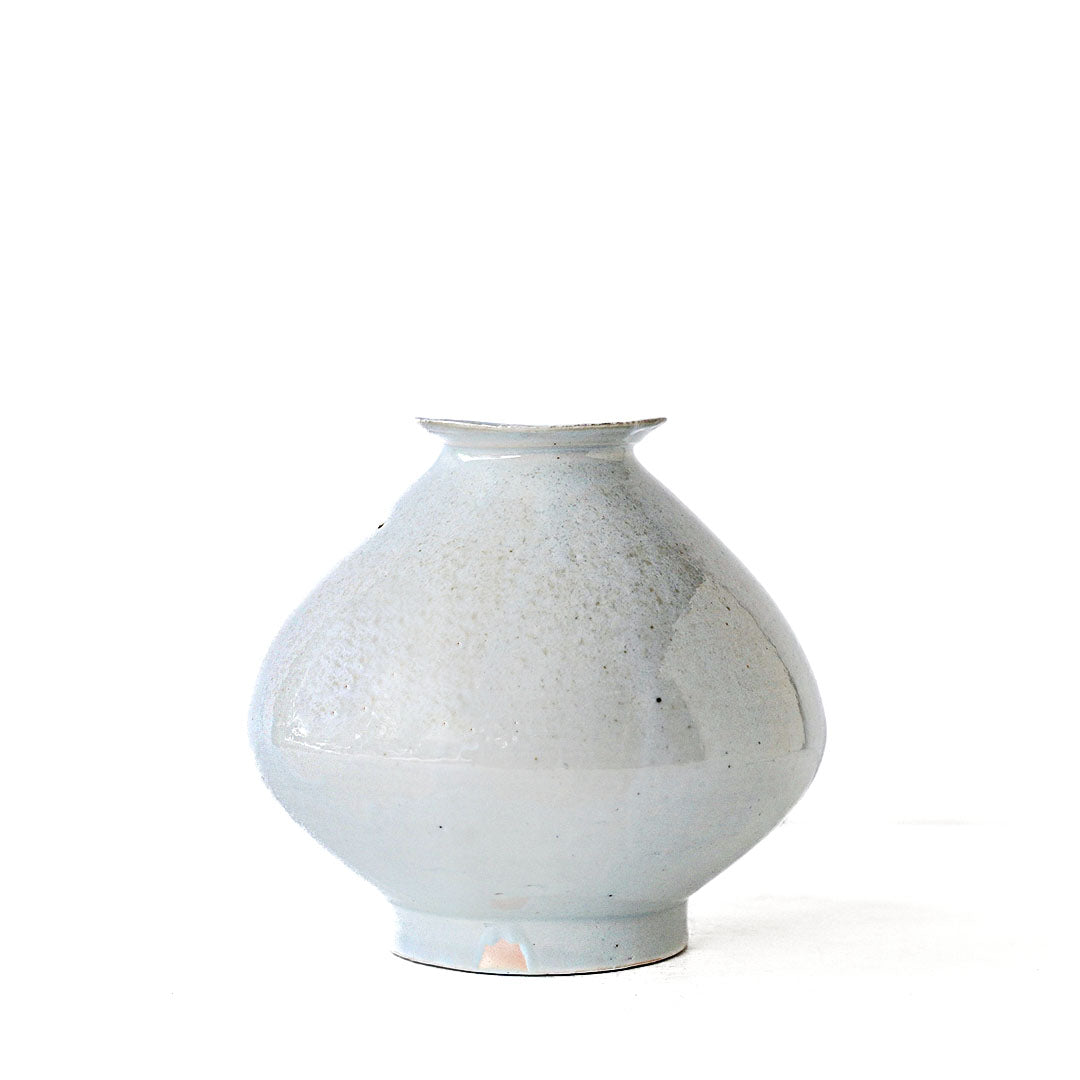 23-A1 Shingo Oka White Porcelain Vase