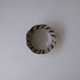 ●25-YT114 絵唐津 線文輪花小鉢