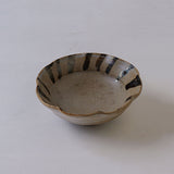 ●25-YT114 絵唐津 線文輪花小鉢