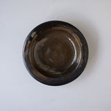 ●25-YT127 黒唐津 縁反皿 A