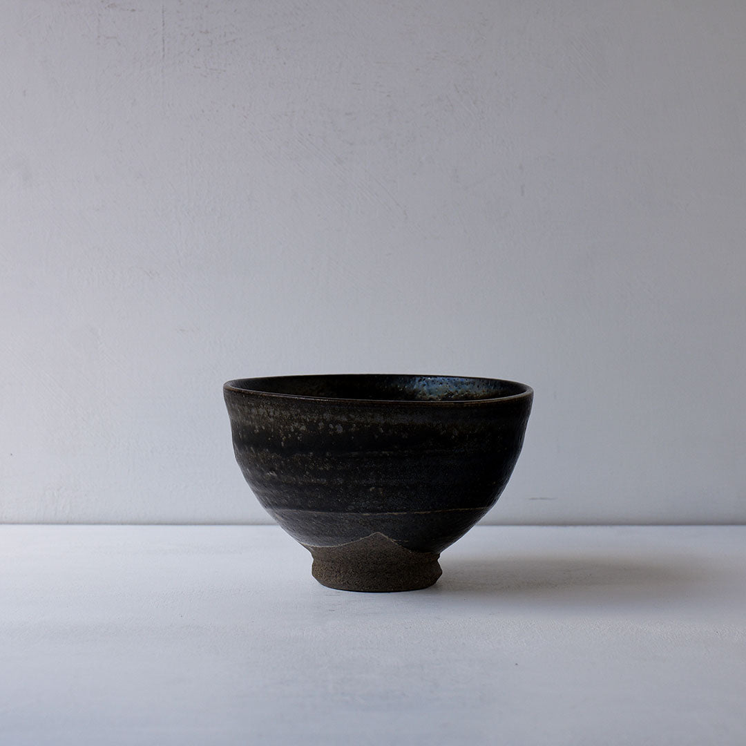 ●25-YT136 Black Karatsu Matcha Bowl