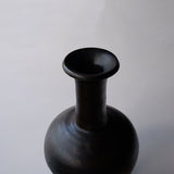 ●25-YT137 Black Karatsu Vase