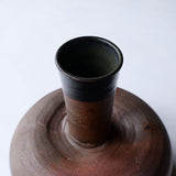 ●24-TY-38黒唐津掛分花入