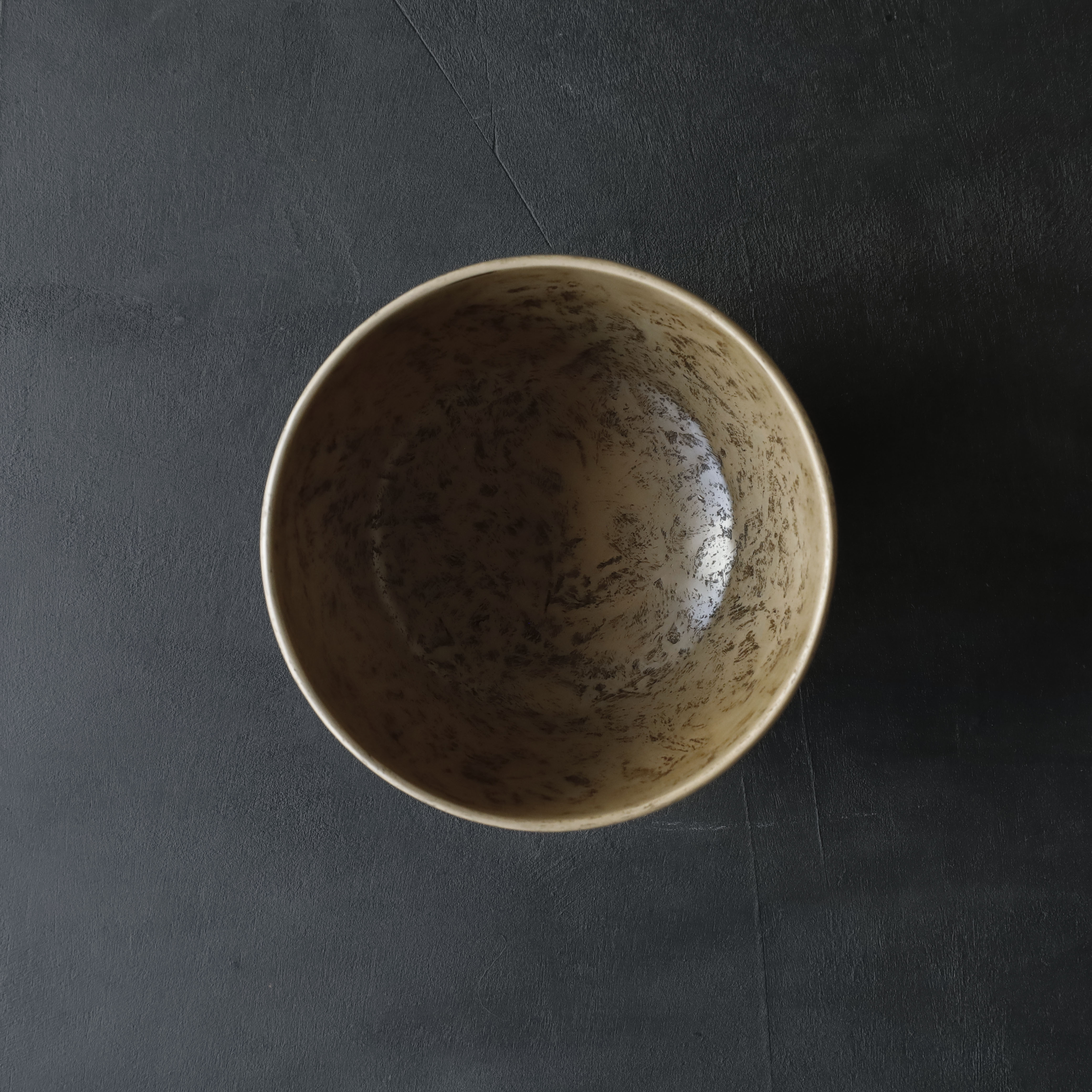 26-AS-10 Tsutsugata-wan (Cylindrical Large Bowl) – White Interior