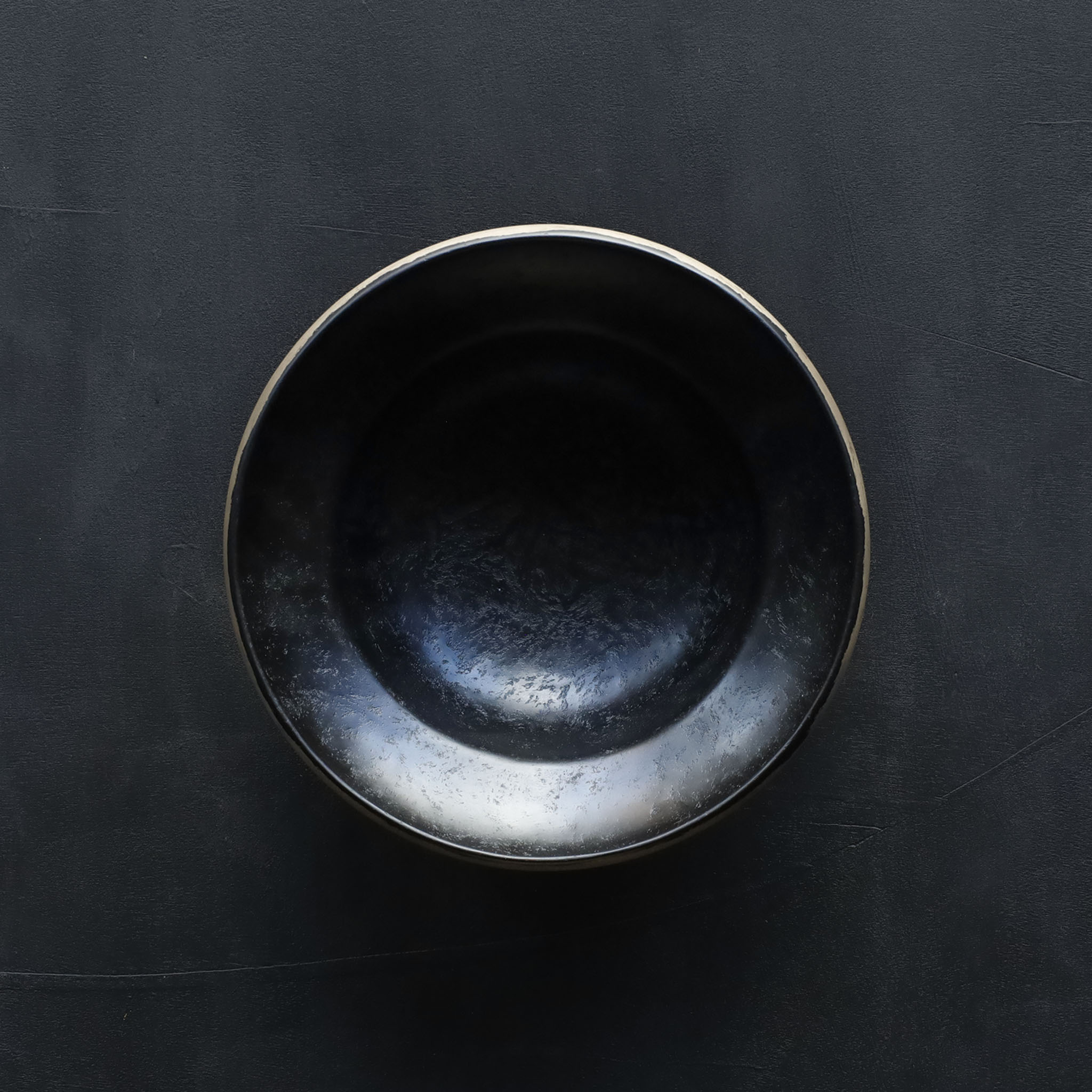 26-AS-45 Hachi (Medium Bowl) – White and Black