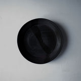 ●25-YT50 黒唐津 深平皿