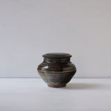 ●25-YT70 黒唐津 蓋付壺