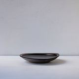 ●25-YT81 黒唐津 平皿