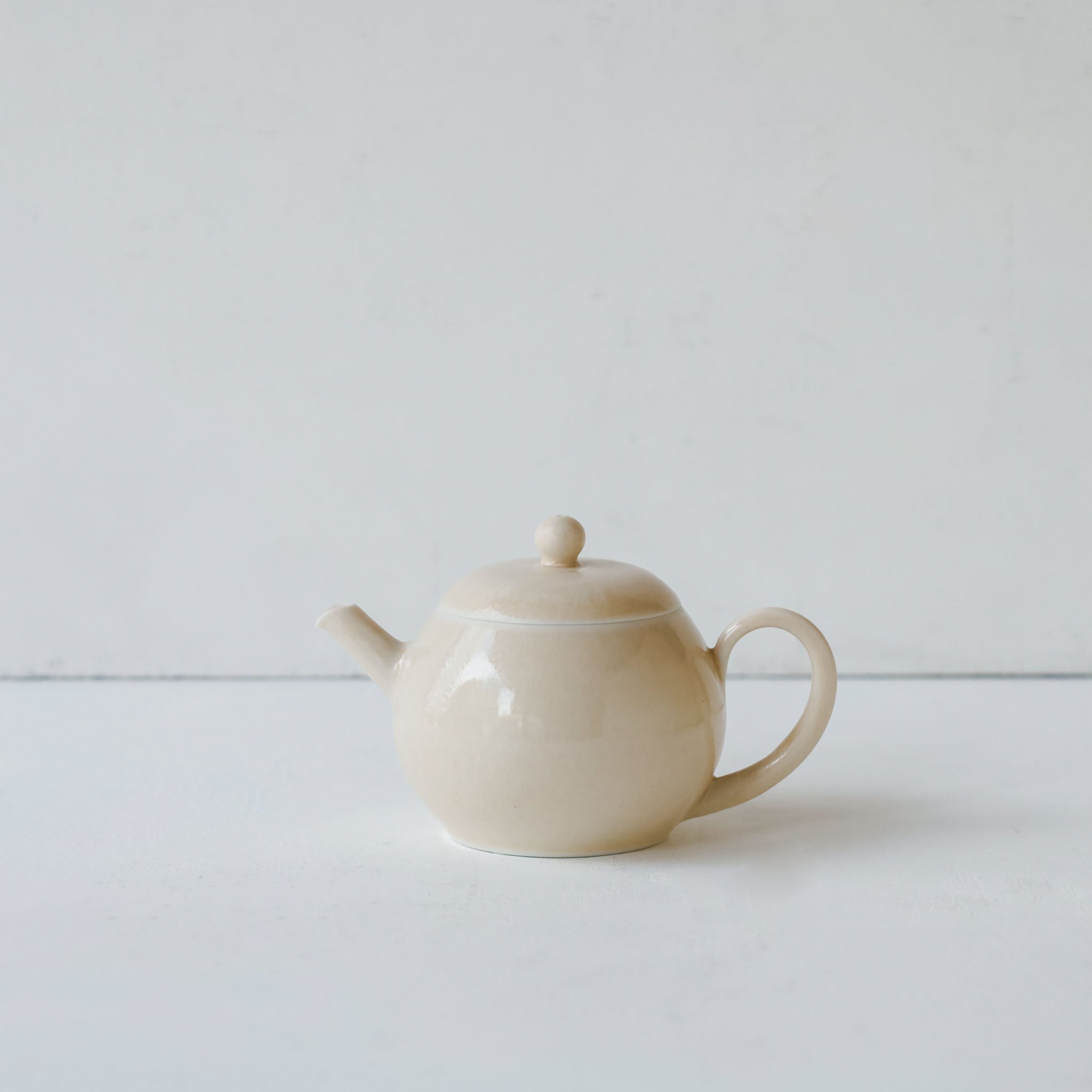 Yuichi Murakami Beige Porcelain Teapot