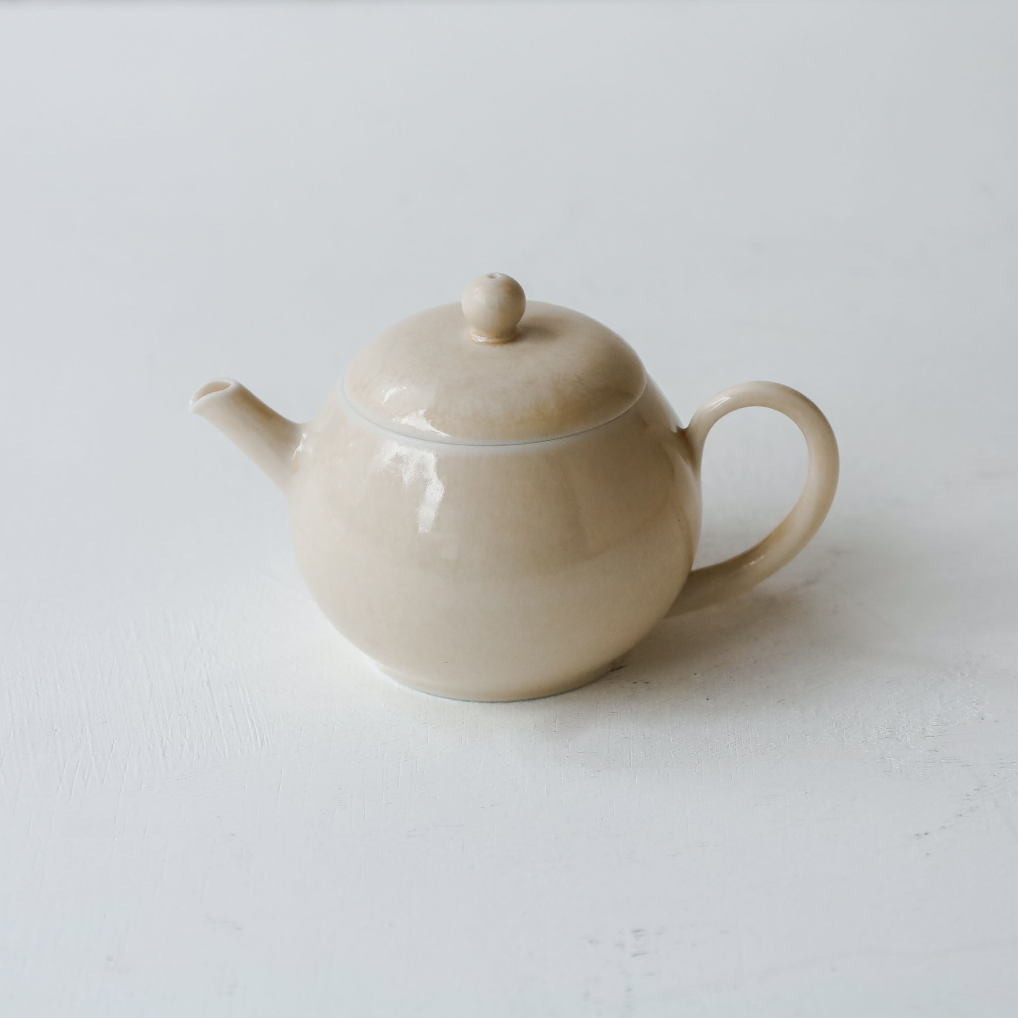 Yuichi Murakami Beige Porcelain Teapot