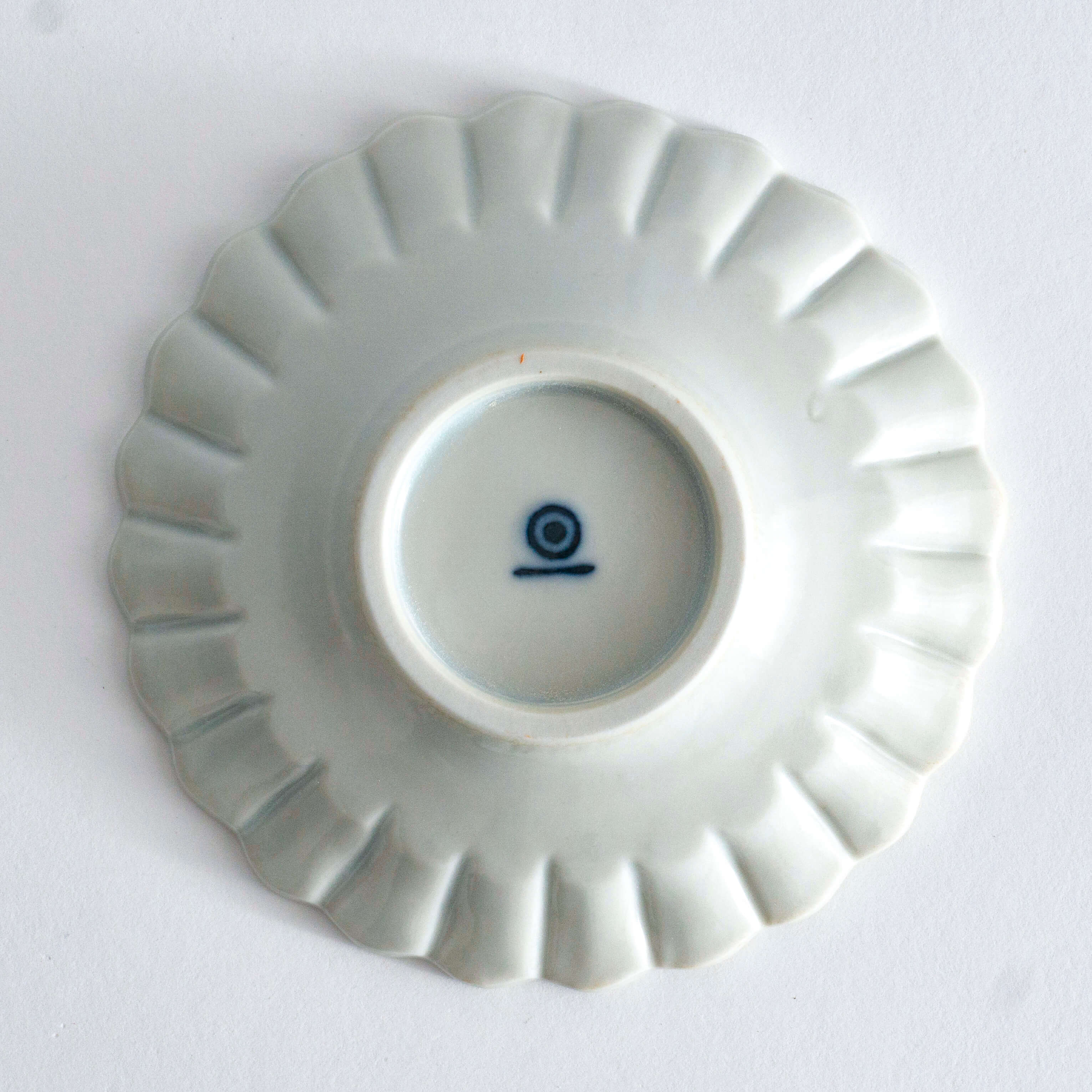 ◆Yazaemon Kiln - Small Chrysanthemum and Four-ridged Plates, Old White Porcelain (Gift Set of 2×2)