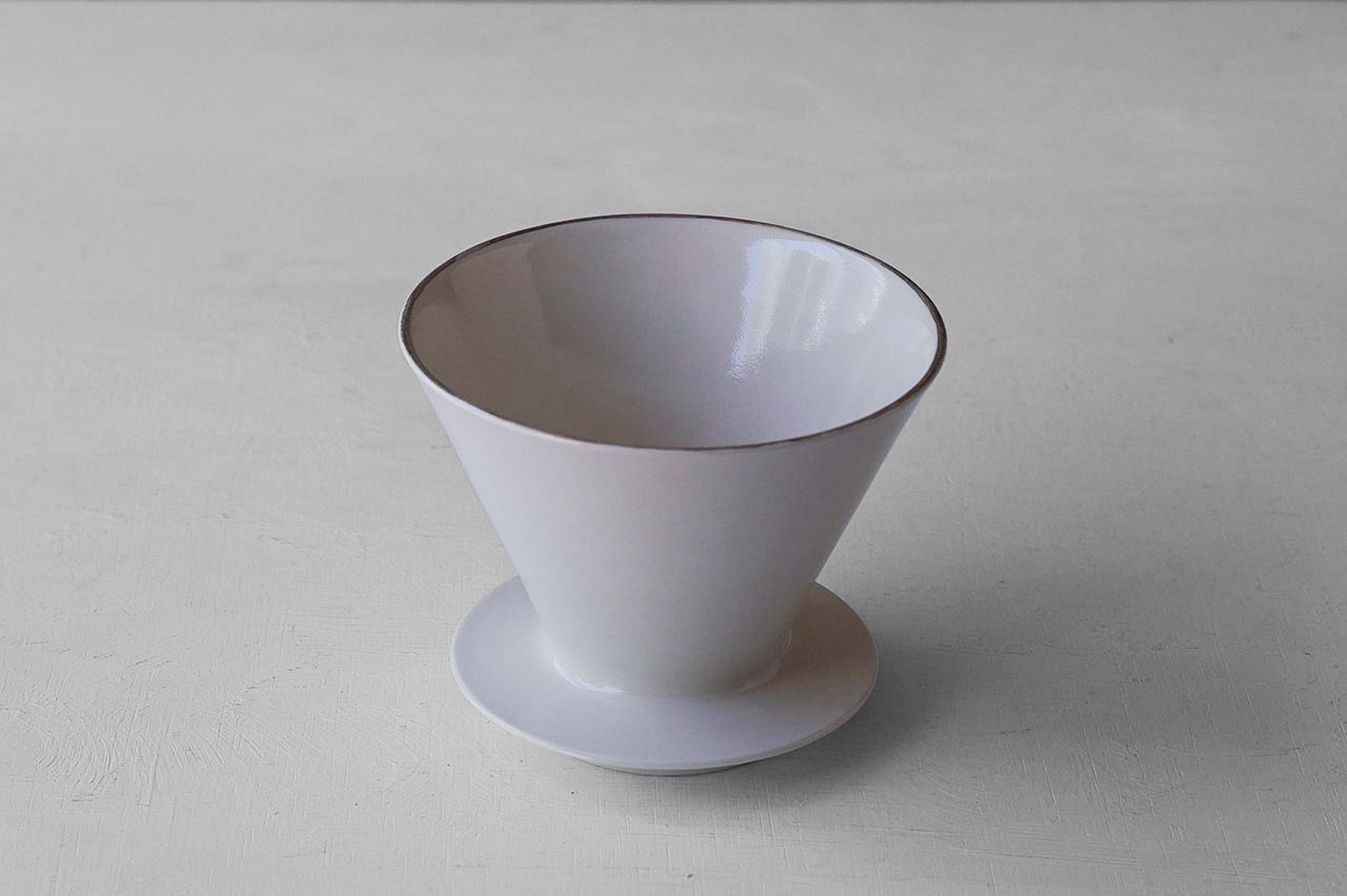 Tatsuya Hattori White Silver Glaze Coffee Dripper