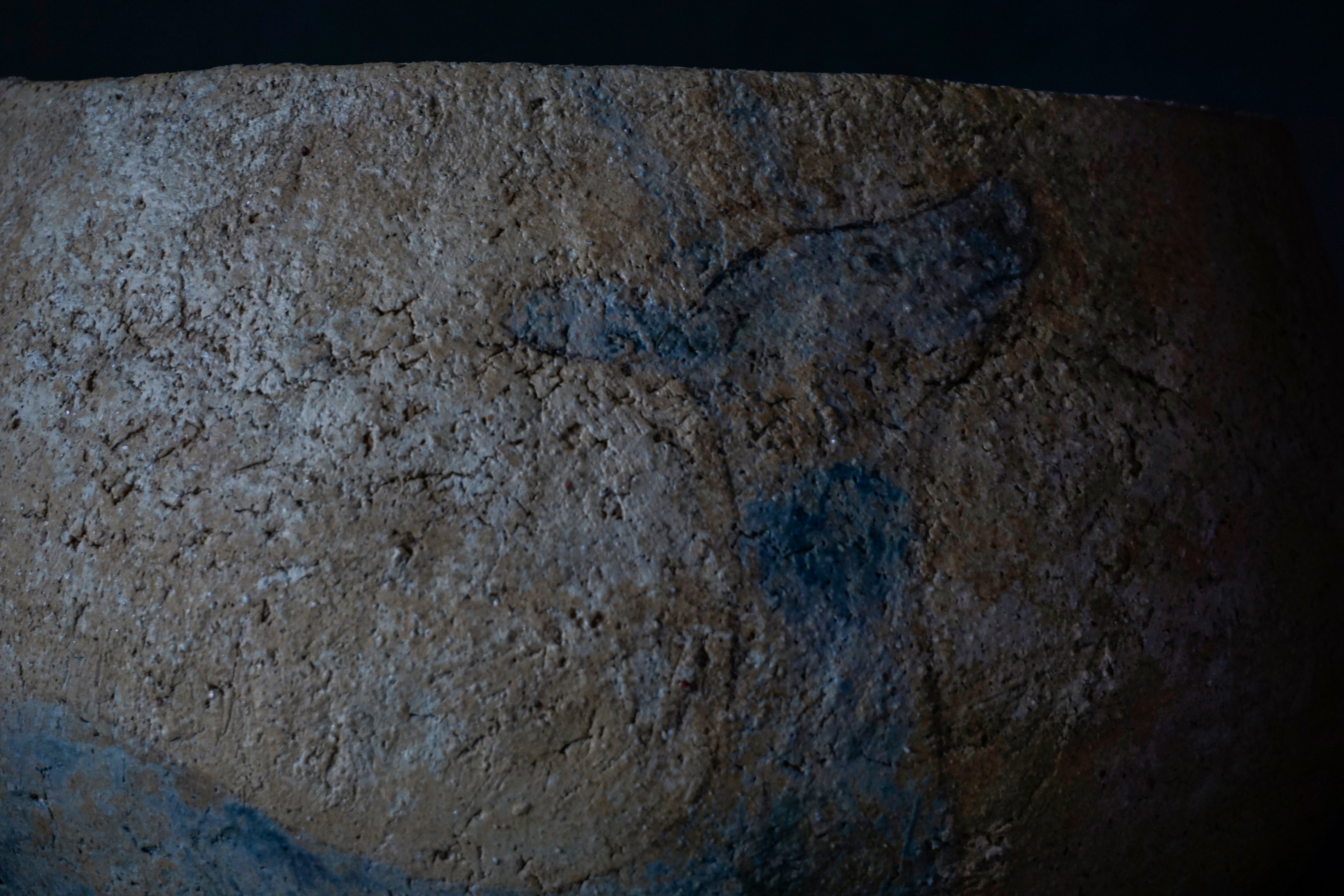 ●25-IM60 灰陶加彩壺(鹿文)