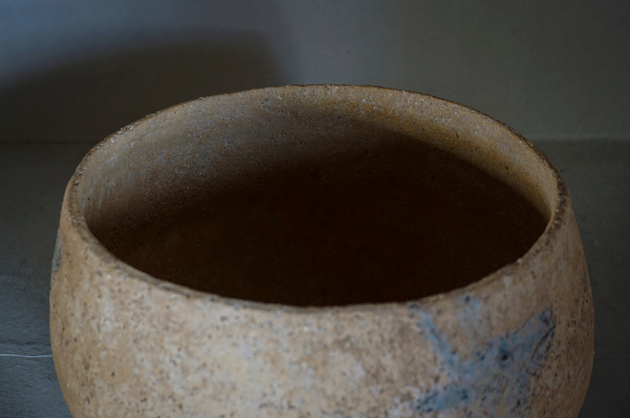 ●25-IM60 灰陶加彩壺(鹿文)