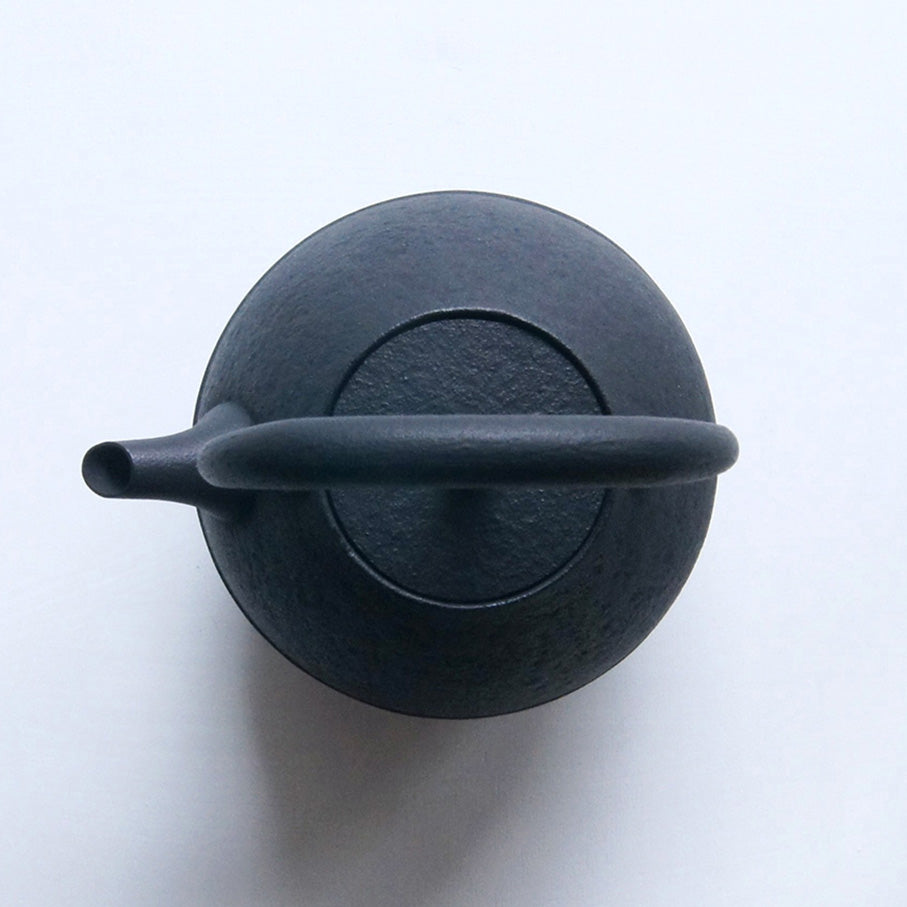 ◆Kukan Chuzo - Egg Cast Iron Teapot, Black (Small, with Gift Wrap)