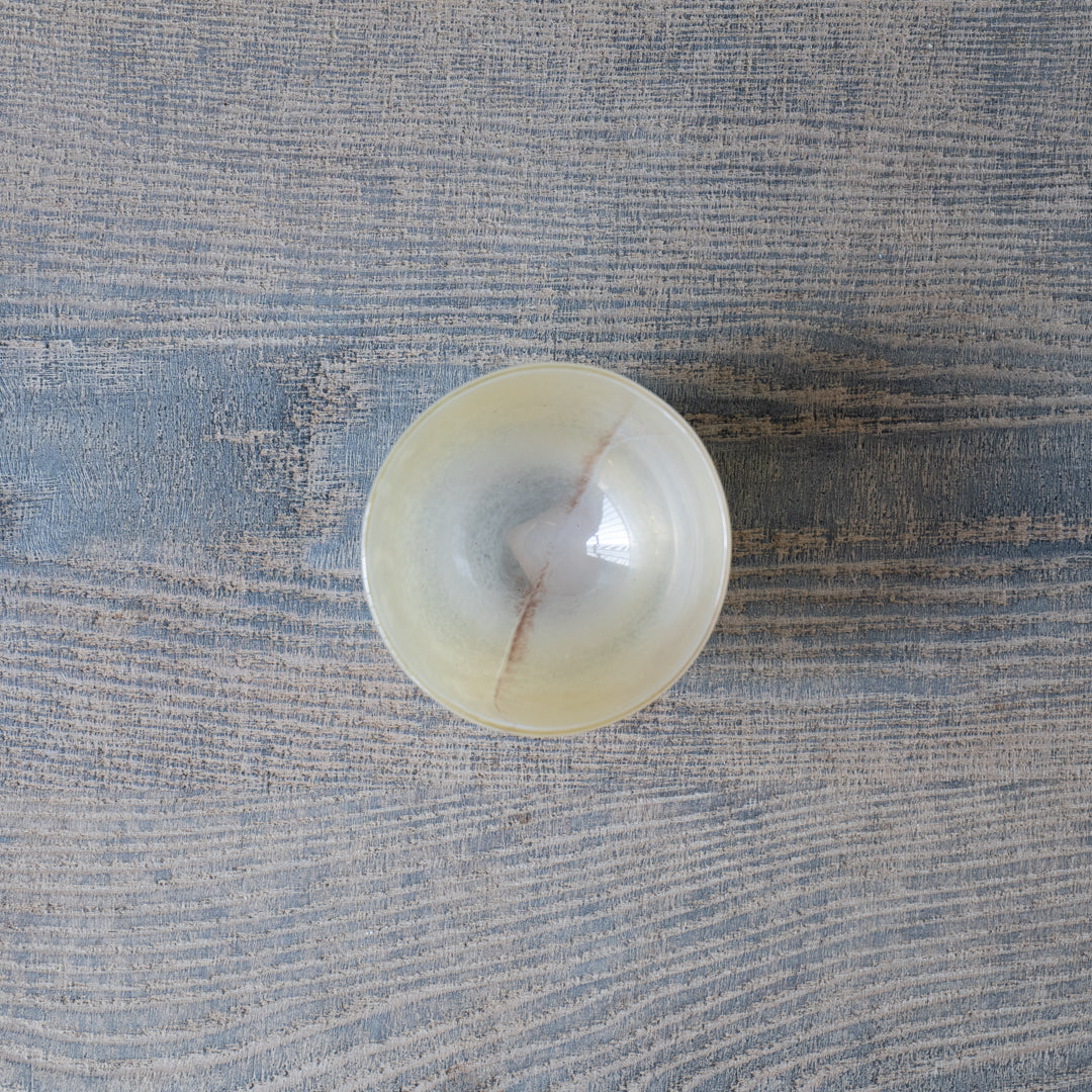 ●25-t17 scavo ぐい呑み wh