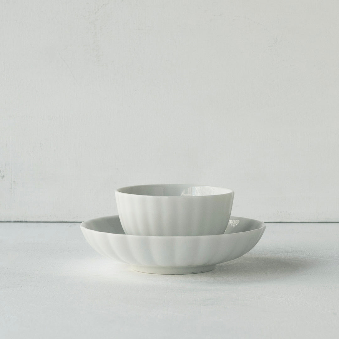 ●25-YM-31 White Porcelain Saucer
