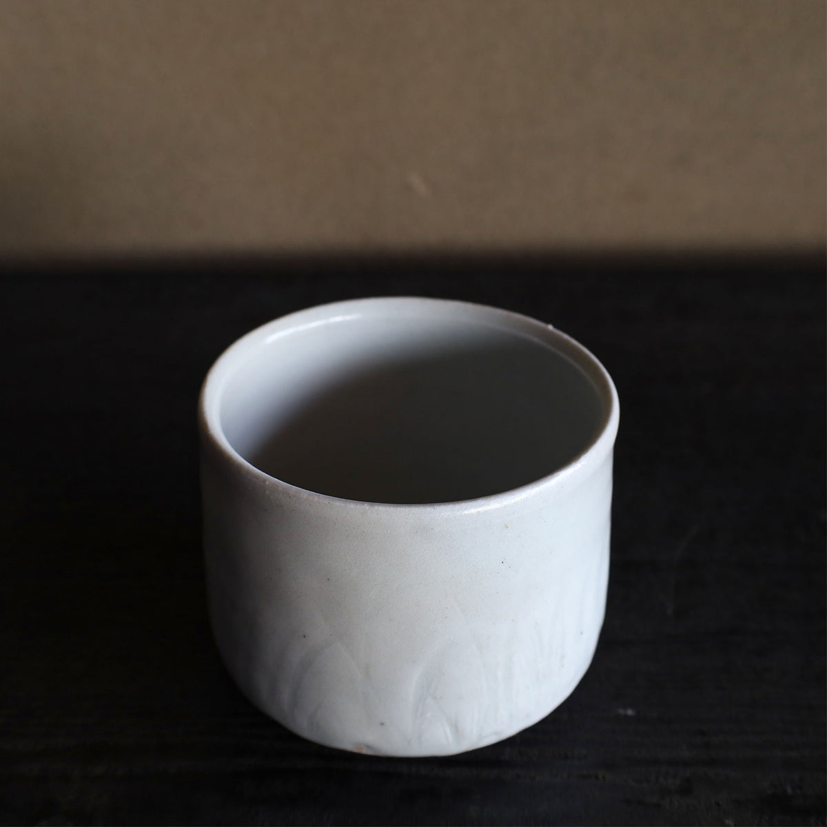 26-20 清水志郎 伊黒陶石青白磁茶碗