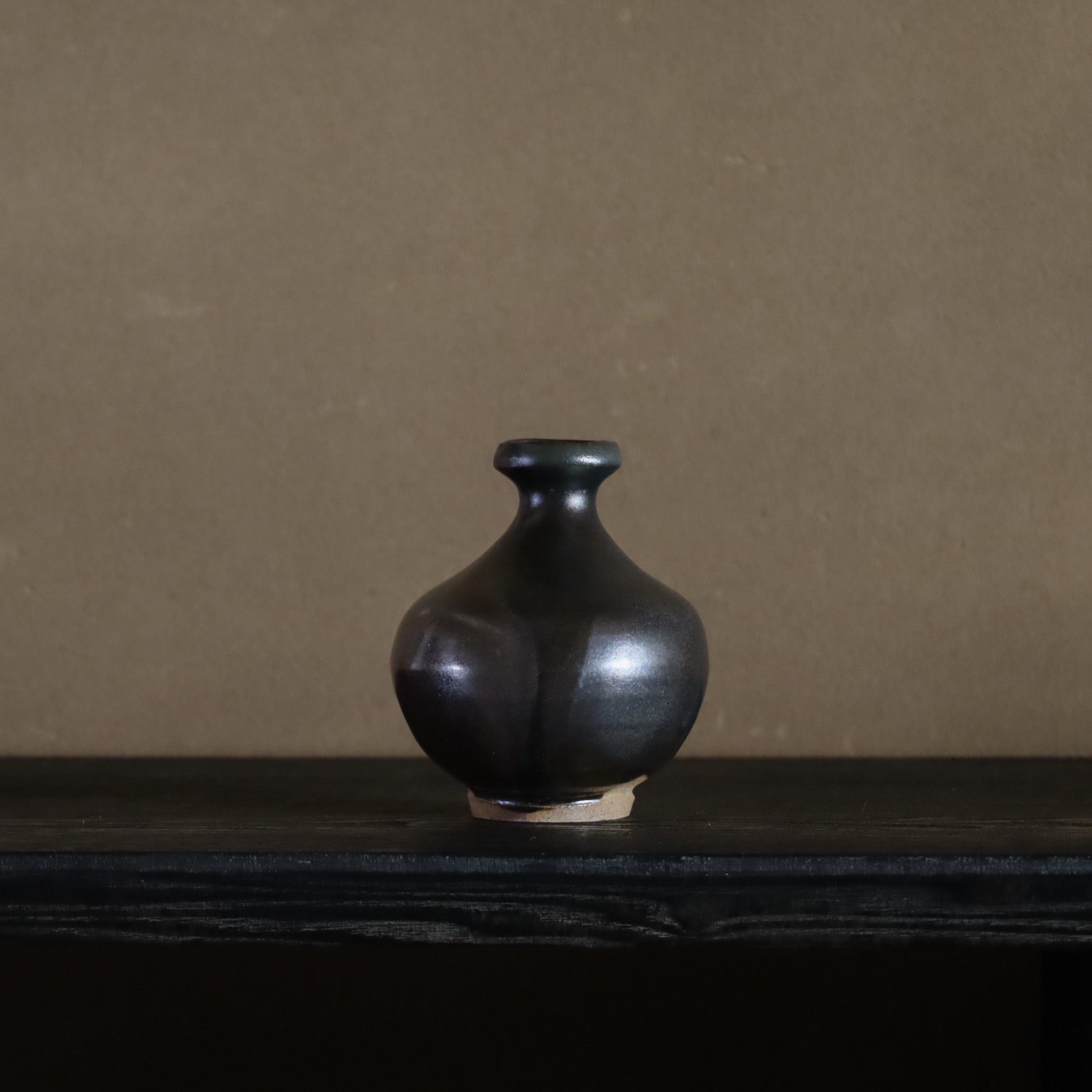 ○26-TY-68 黒唐津 徳利