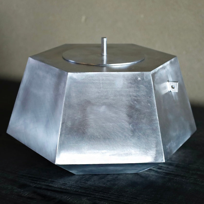 Yuichi Takemata / Rokkaku Chagama / Stainless steel (Hexagonal Tea Kettle in Stainless Steel)