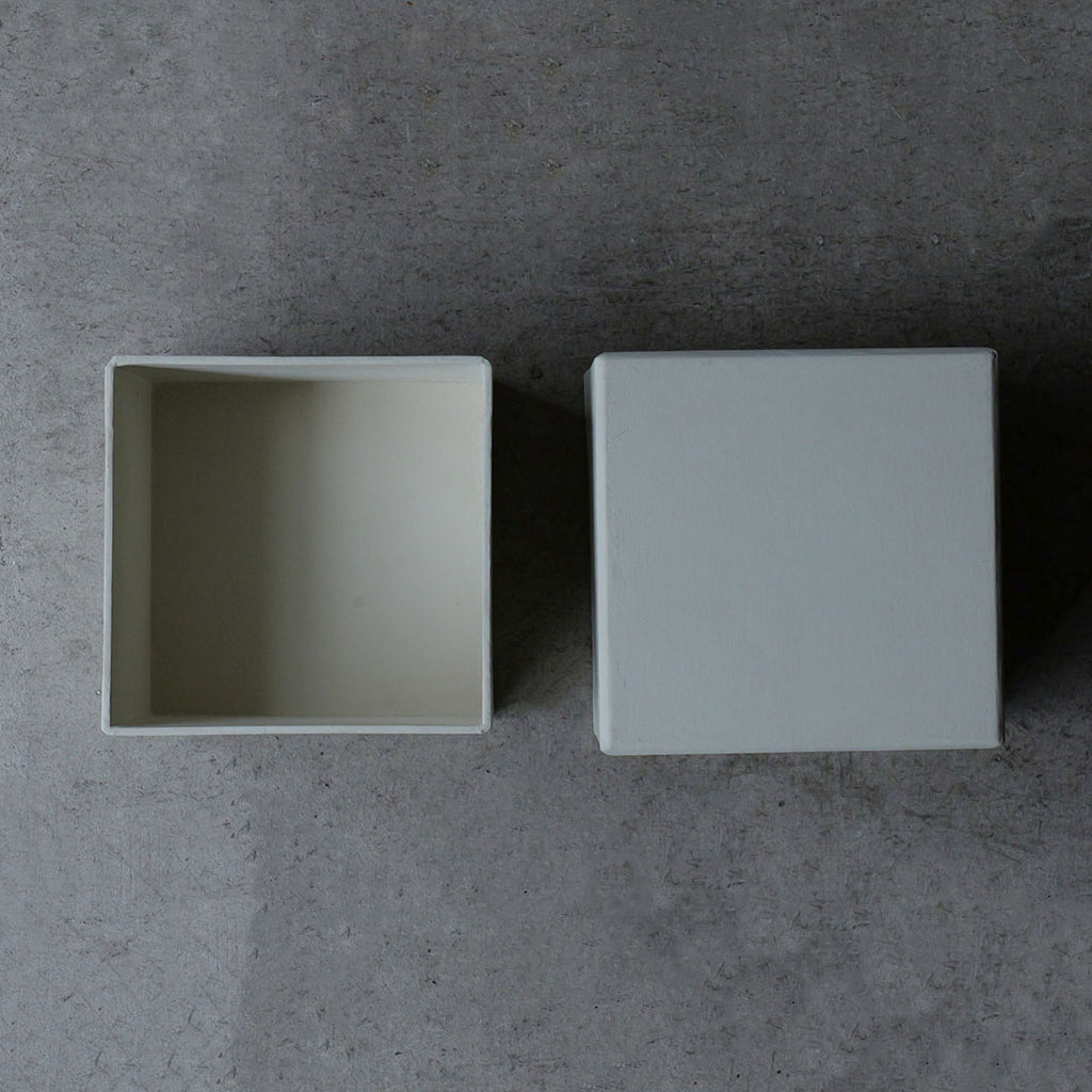 ハタノワタル 正方形 WH – 雨晴/AMAHARE