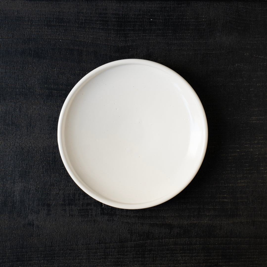 25-10S やまほん陶房 白釉 17cm皿 玉縁