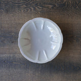 ●22-TS31 White Foliate Bowl