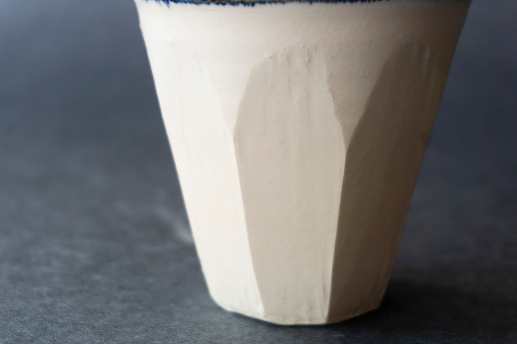 中里花子 面取カップ ブルー皮鯨 – 雨晴/AMAHARE