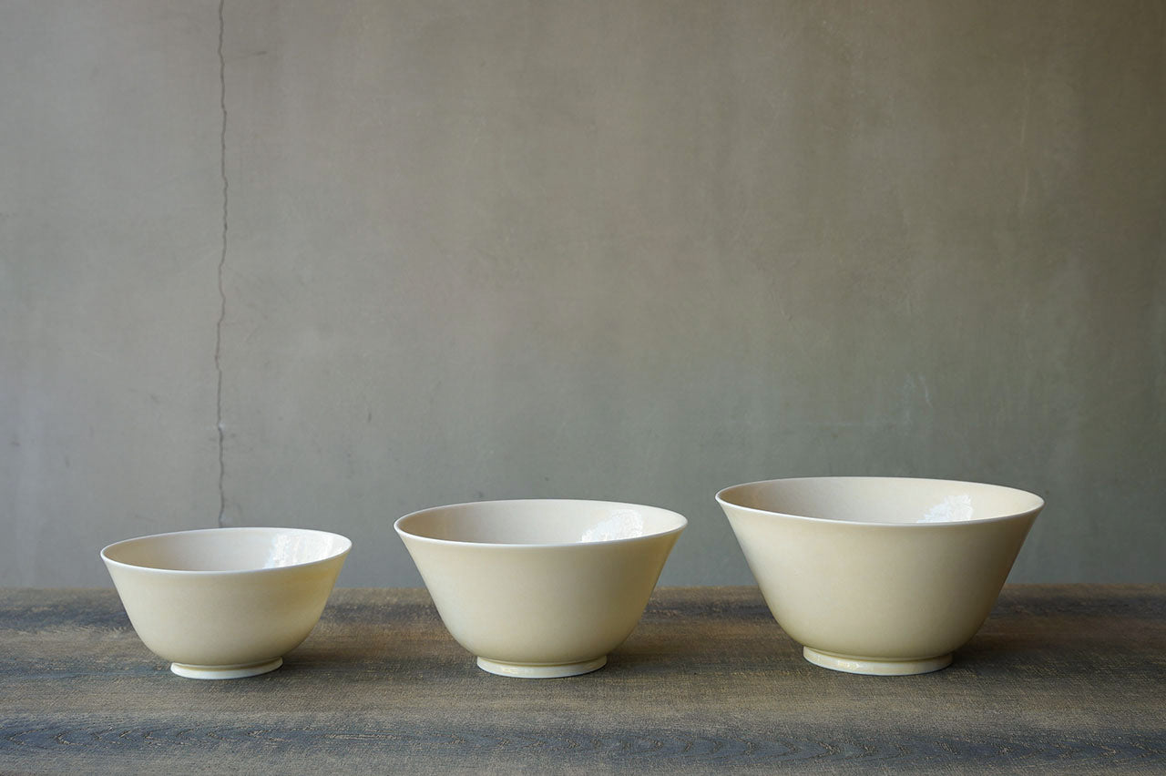 Yuichi Murakami Celadon Medium Bowl "Makai" (Light Beige)
