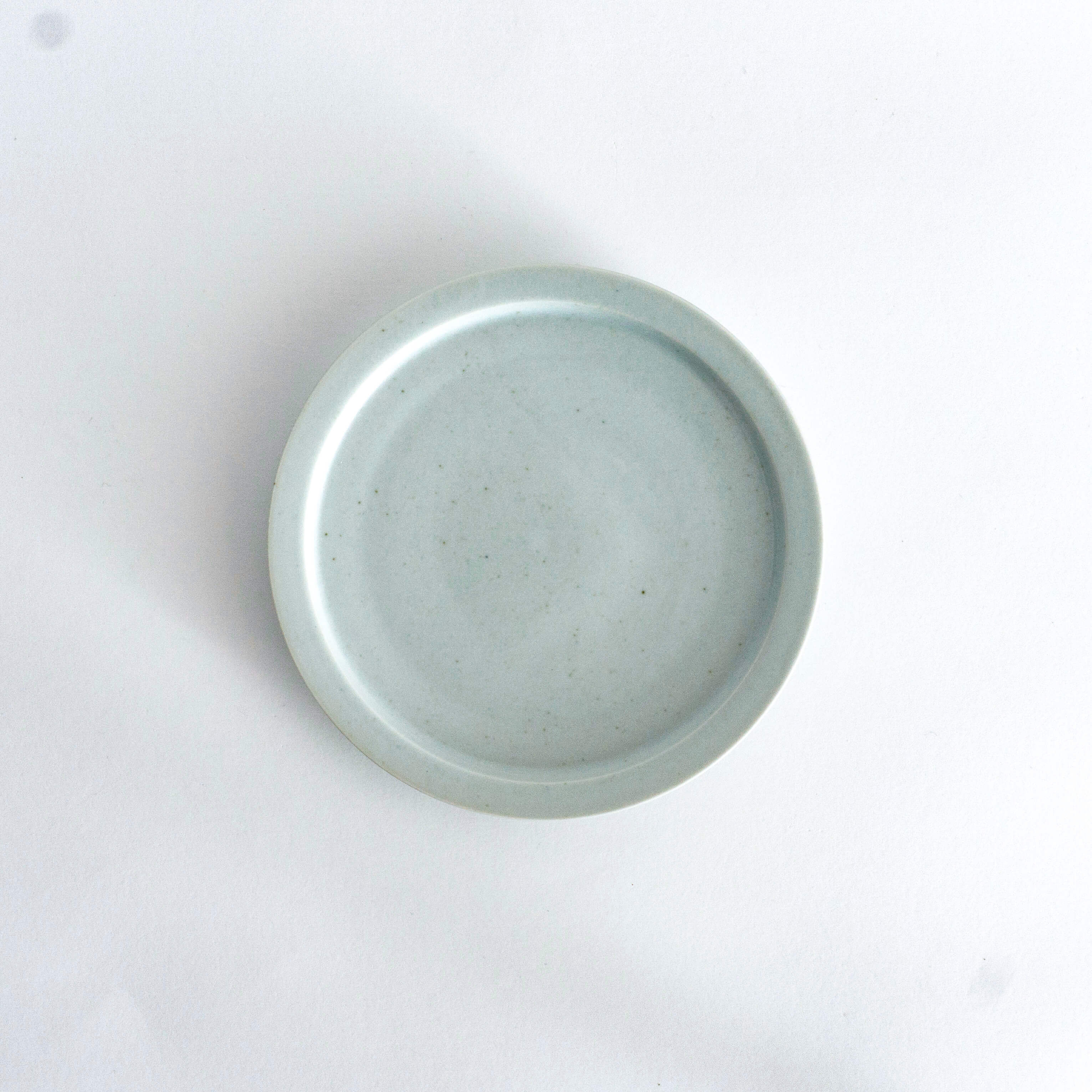 Yazaemon kiln 14,5㎝ plate old white porcelain