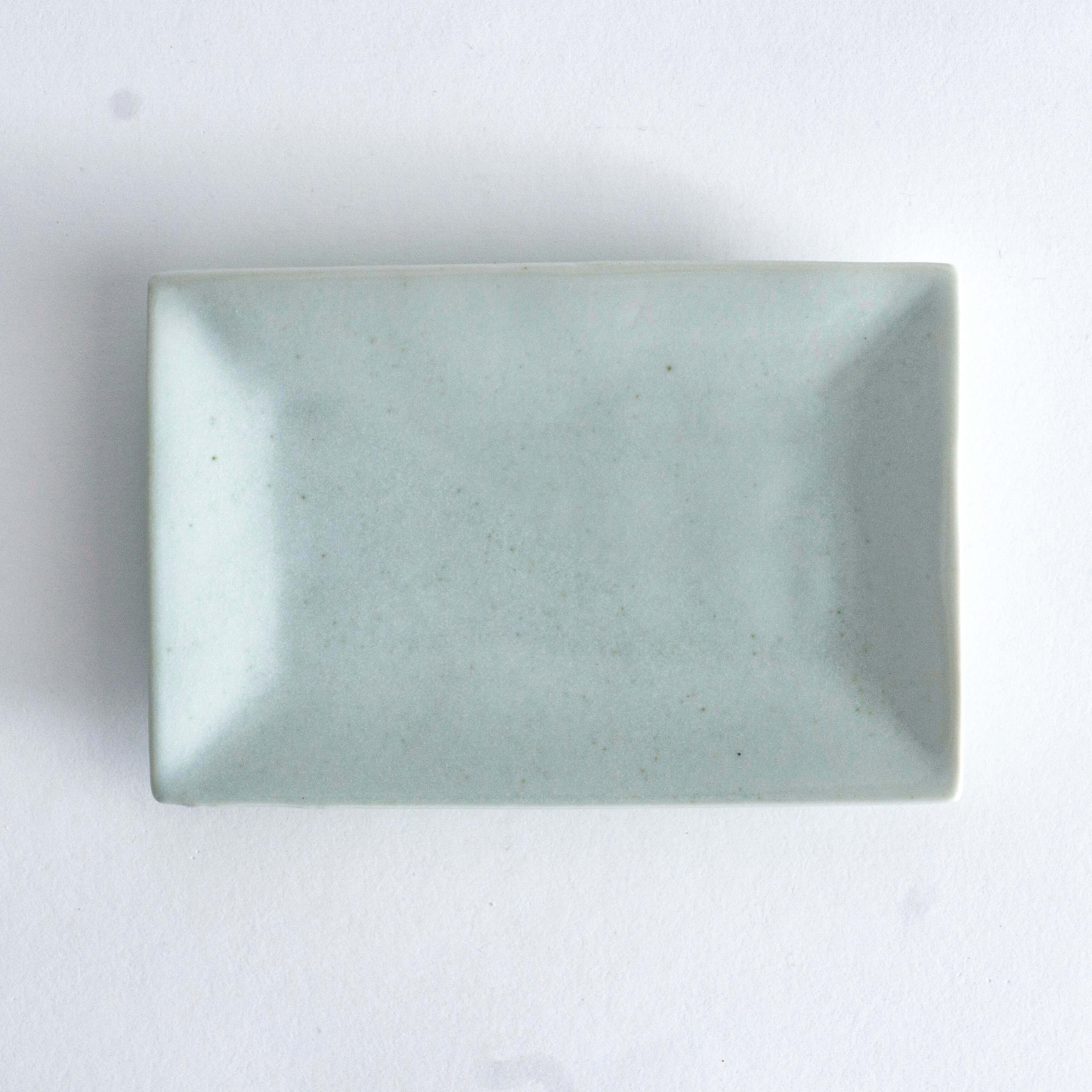 Yazaemon Kiln rectangular small dish old white porcelain