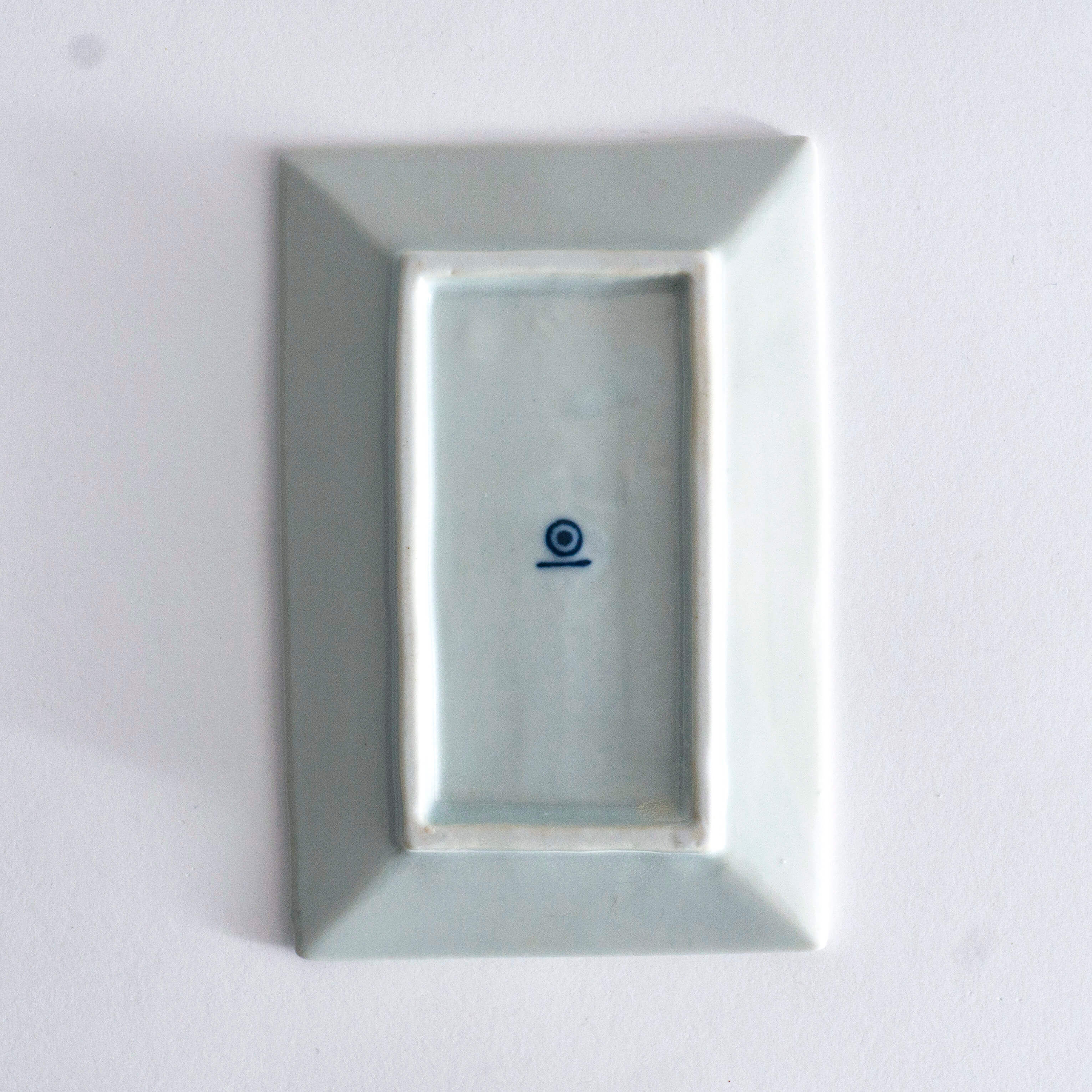 Yazaemon Kiln rectangular small dish old white porcelain