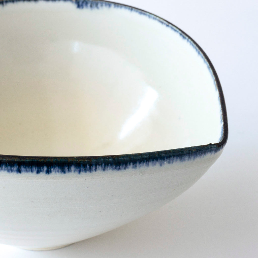 中里花子 Almond Bowl S ブルー皮鯨 – 雨晴/AMAHARE