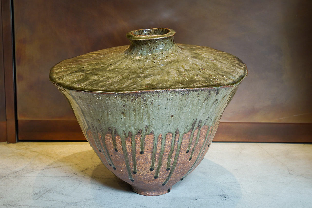 Masayuki Miyagi Vase 22C ash glaze