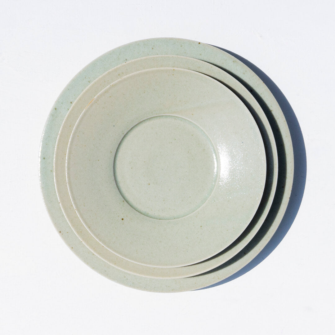 Miyuki Koizumi 24cm Wide Rim Plate Green