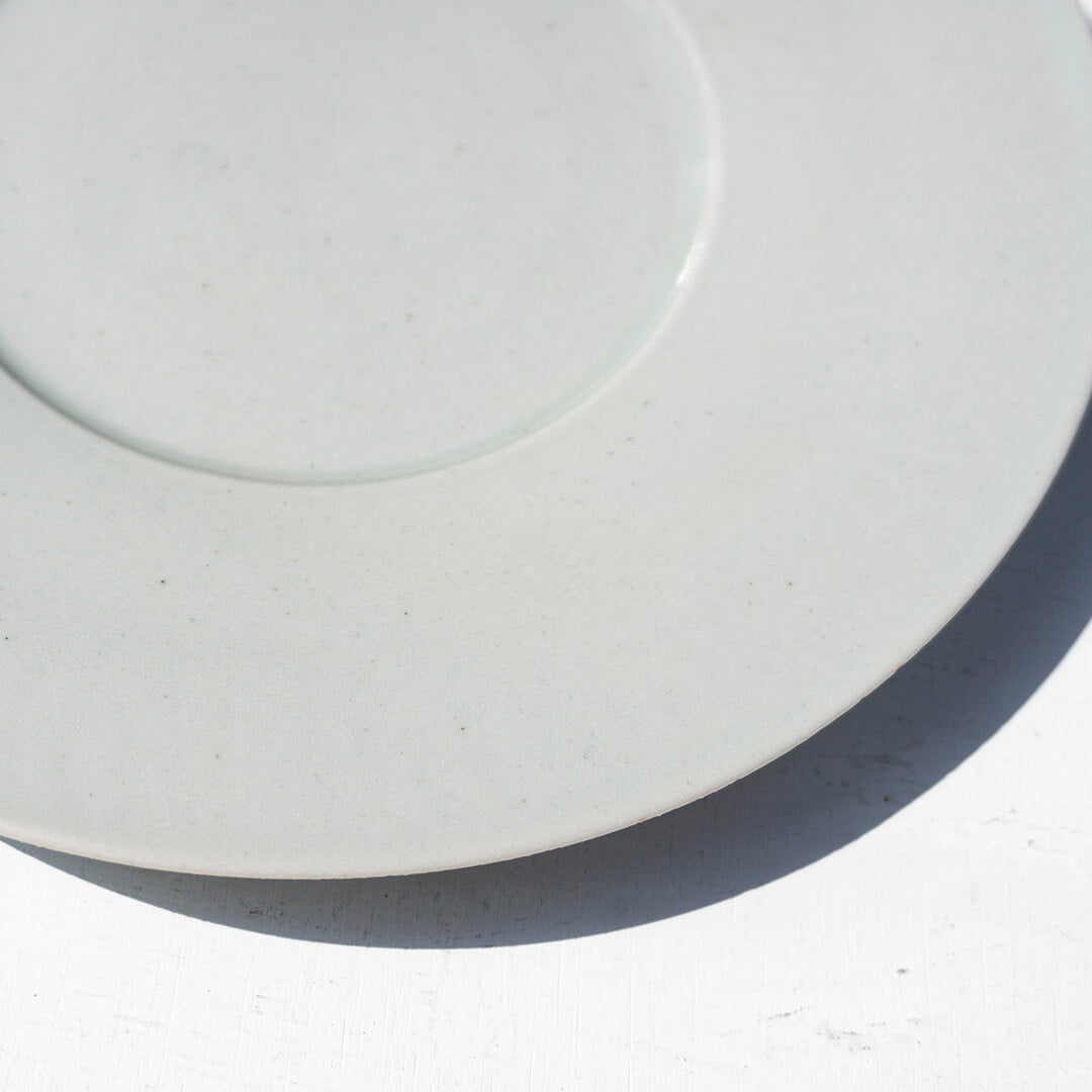 Miyuki Koizumi 24cm Wide Rim Plate Green