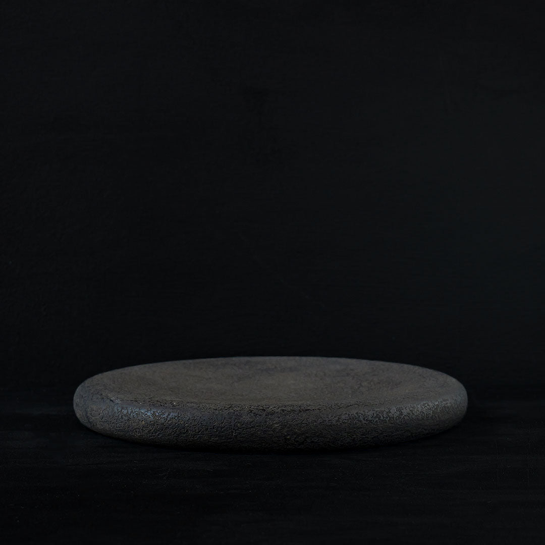 ●25-KF Sabi-urushi Reversible Plate 24cm Black