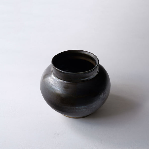 ●25-YT12 Black Karatsu Jar