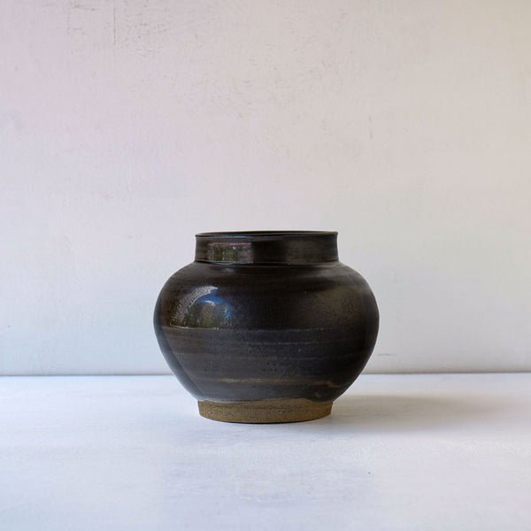 ●25-YT12 Black Karatsu Jar