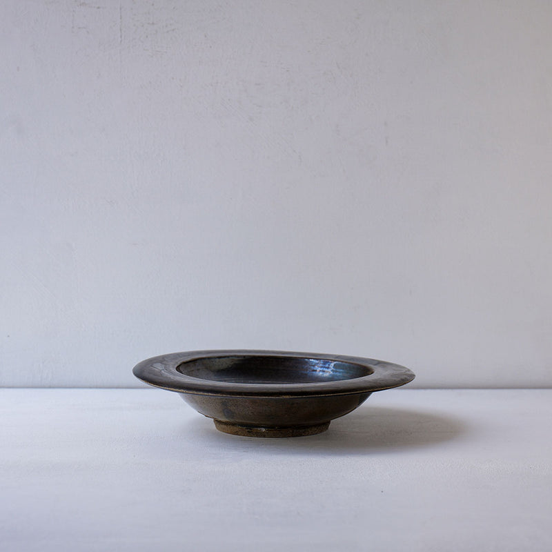 ●25-YT127 Black Karatsu Rim Plate B