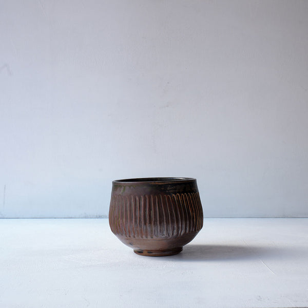 ●25-YT135 Yohen Black Karatsu Matcha Bowl