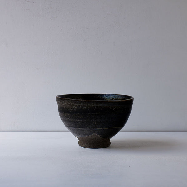 ●25-YT136 Black Karatsu Matcha Bowl