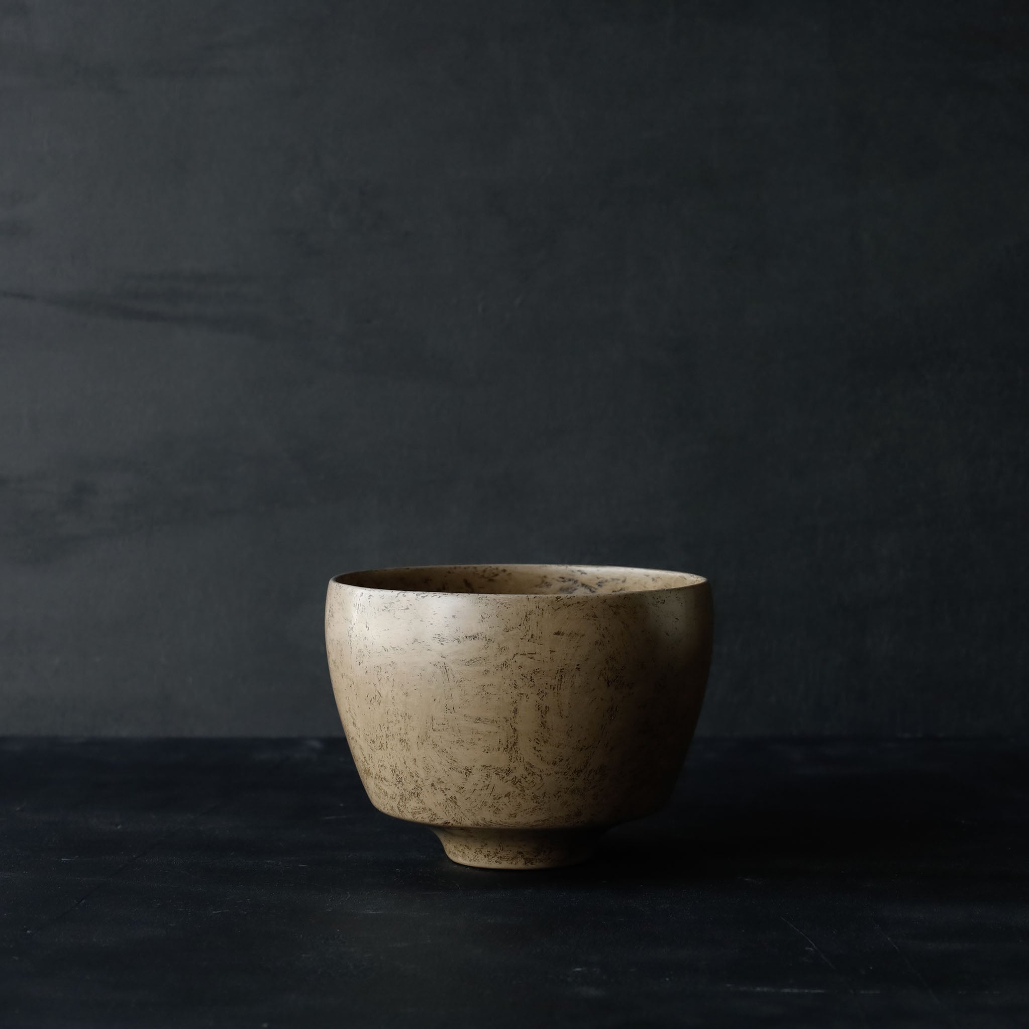 26-AS-13  Tsutsugata-wan (Cylindrical Medium Bowl) – White