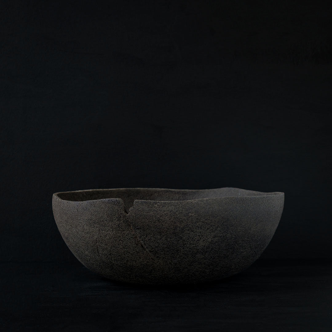 ●25-KF159 Sabi-urushi Vase Black