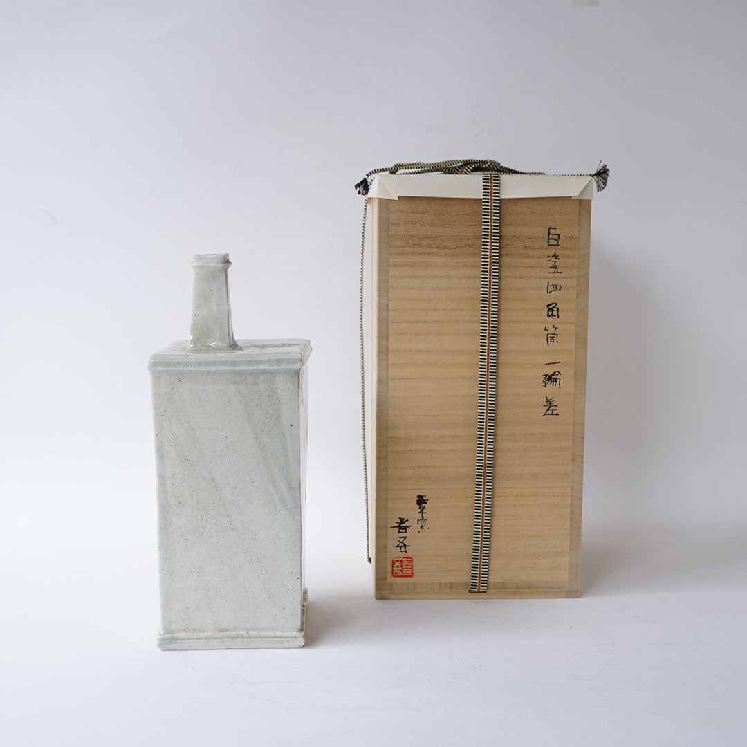 23-2 Shingo Oka White Square Tube Vase with Wooden Box