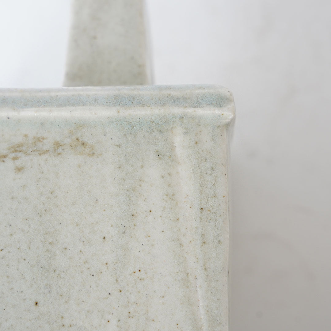 23-2 Shingo Oka White Square Tube Vase with Wooden Box