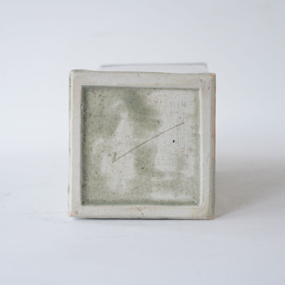 23-2 Shingo Oka White Square Tube Vase with Wooden Box