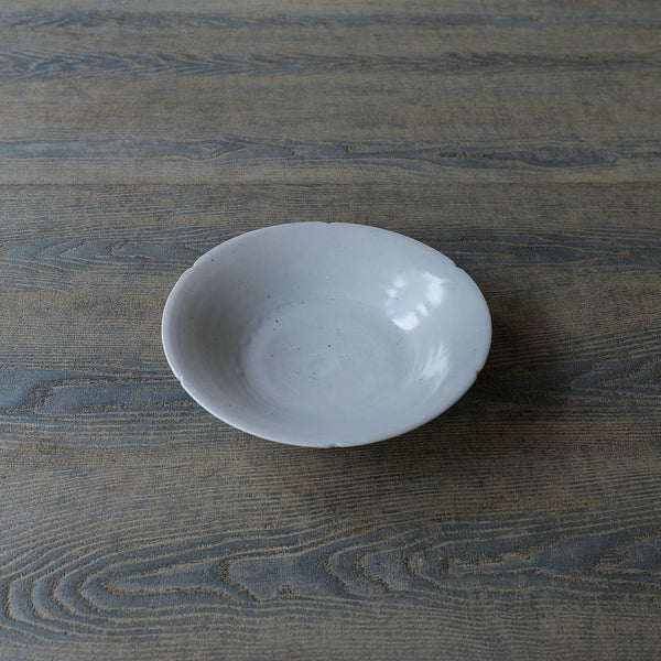 ●24-TS 23 Tomoko Sakai - White Porcelain Six-Petaled Bowl (195mm)