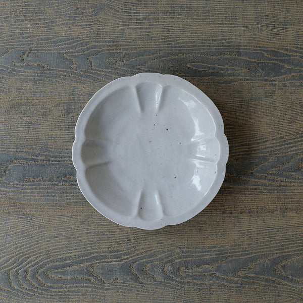 ●24-TS 24 Tomoko Sakai - White Porcelain Katauchi Fluted Rim Bowl (190mm)