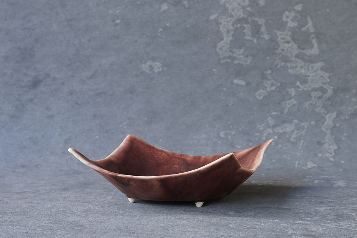 ○23-YI-31 折紙足付四角皿 赤 – 雨晴/AMAHARE